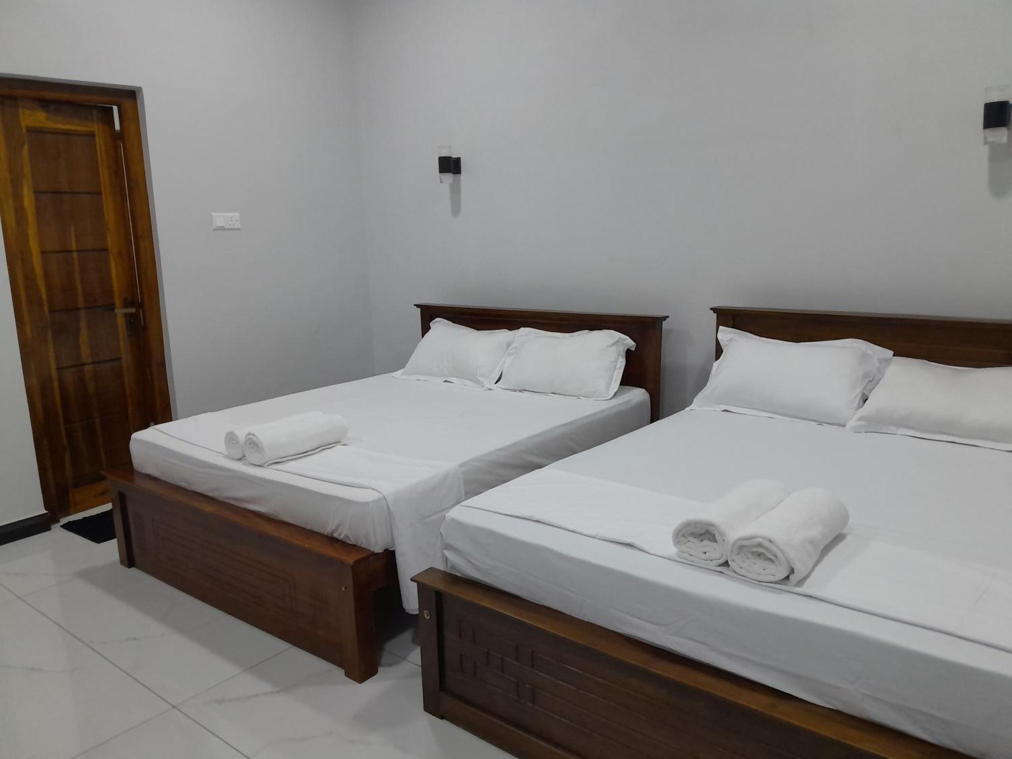 Alps Villa Jaffna Extérieur photo